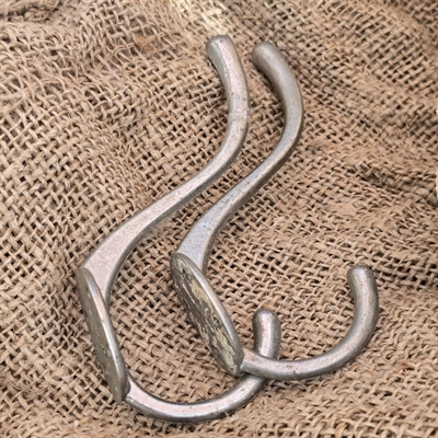 metal-soelvfarvede-vintage-knager-dobbeltknager-toejknager