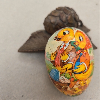 pap-paaskeaeg-dekoreret-andefar-andemor-spraglet-toej-gammelt-paaskepynt-made-in-western-germany