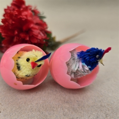 kyllinger-blaa-gule-i-rosa-aeggeskaller-gunger-retro-paeskepynt