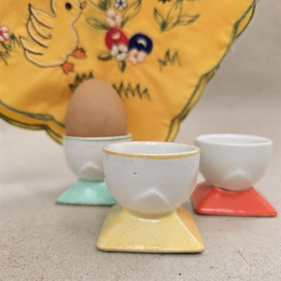 blaa-roed-gul-firkantet-fod-aeggebaegre-gamle-Vitoria-import