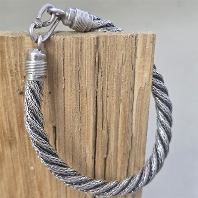 Snoet-flere-rækker-sølv-rundt-armbånd-kroglås-925-vintage-sølvarmbånd