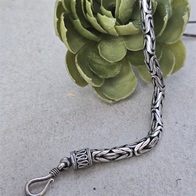 rundt-flettet-sølv-armbånd-krog-lukning-vintage-sølvlænke