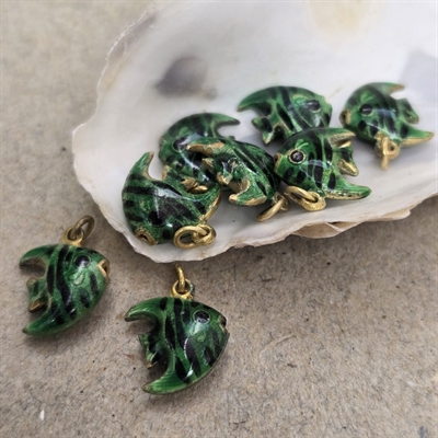 mørkegrøn-sorte striber-slørhale-fisk-sølv-emaljeret-charms-vintage-smykke