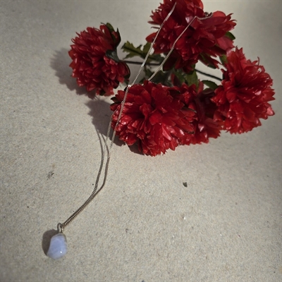 lyseblaa-sten-vedhaeng-enkel-soelvkaede-retro-halskaede