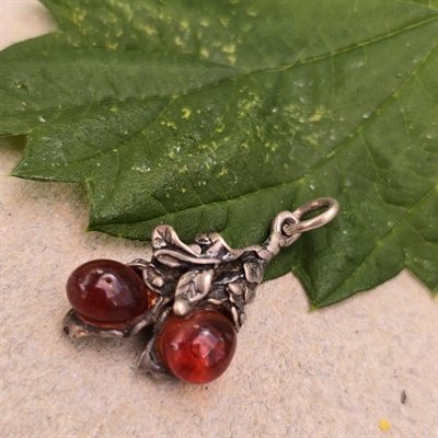 to-ravkugler-monteret-til-vedhaeng-soelv-blade-gammelt-925-