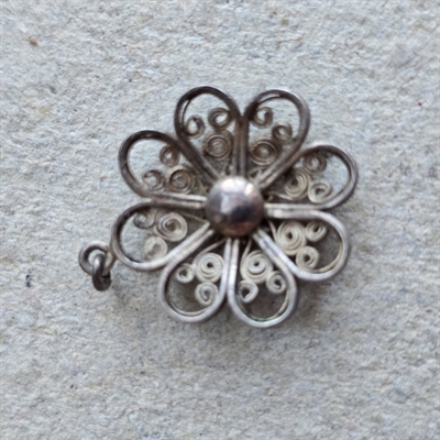 blomster-vedhaeng-sølv-filigran-ottebladet-blomst-halskaedevedhaeng-vintage-smykke