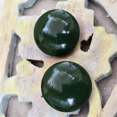 klips-moerkegroenne-glas-runde-cabochons-gamle-oereklips