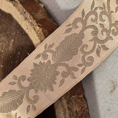 bredt-rosafarvet-silkebaand-guld-broderidekoration-gammelt-italiensk-dekorationsbaand