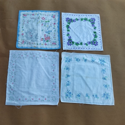 bomuld-hvide-lommetoerklaede-blomsterprintede-genbrug