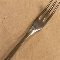 gammelt bestik pålægs gaffel metal